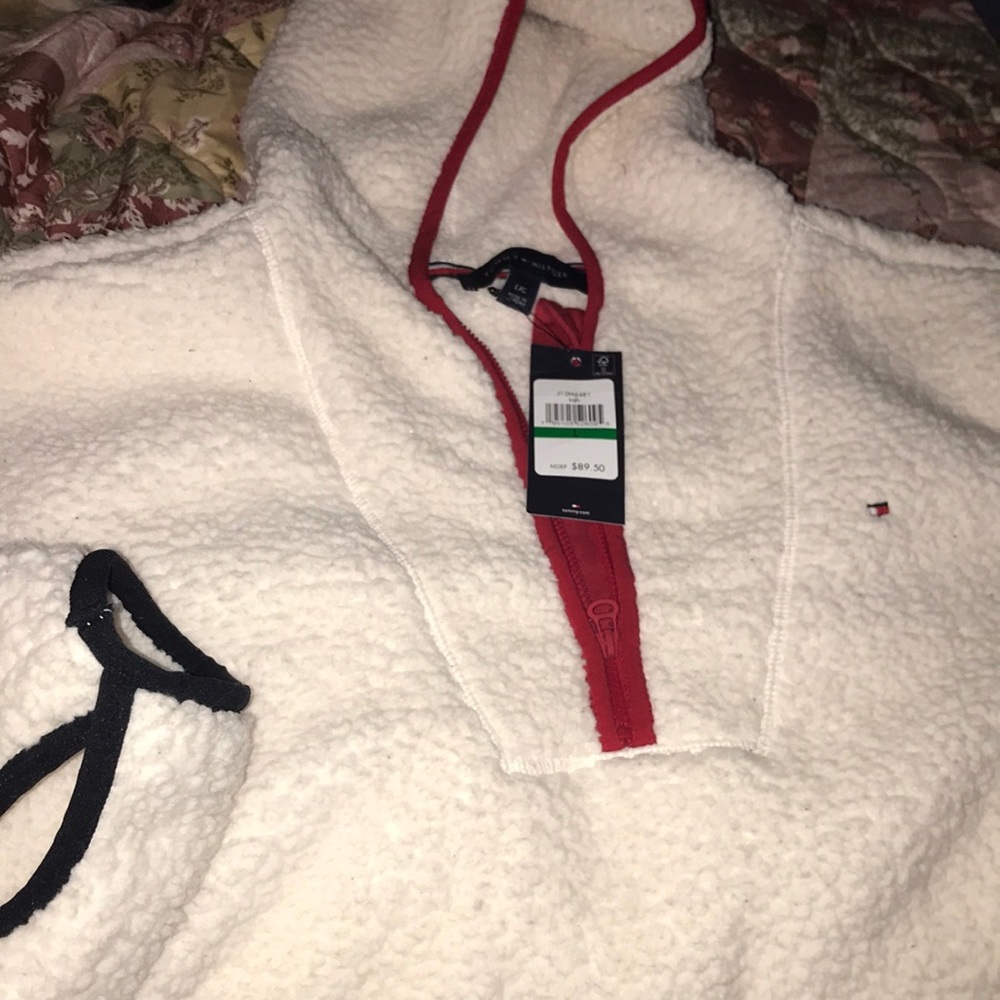 Tommy Hilfiger sweatshirt with hood